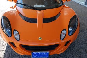 MINI CooperLotus Elise 2005 035
Like a learing deaths head!